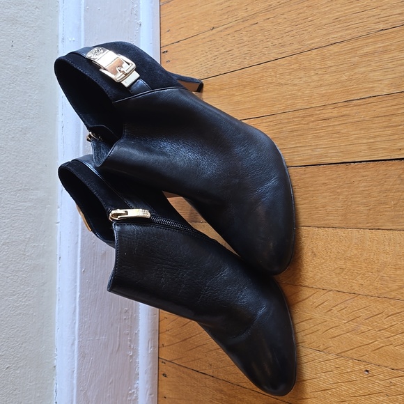 Vince Camuto, Velino Black Ankle Boots, Leather, EUC, Women's 10 - Picture 3 of 16